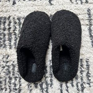 Skims Teddy Slipper size 40